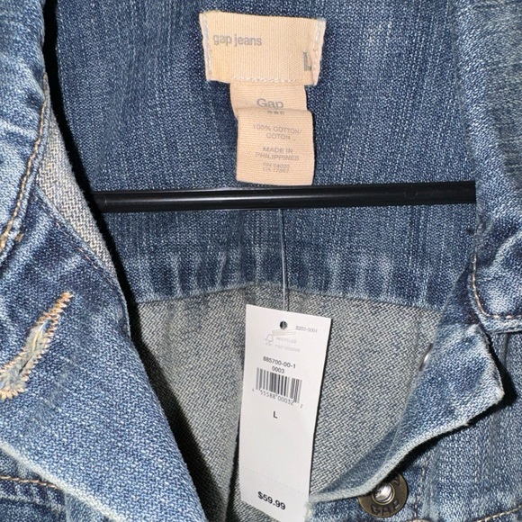 Gap Jean jacket - size large - Picture 3 of 3
